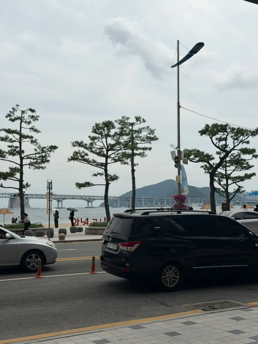 Bãi biển Gwangalli vào ngày nắng đẹp