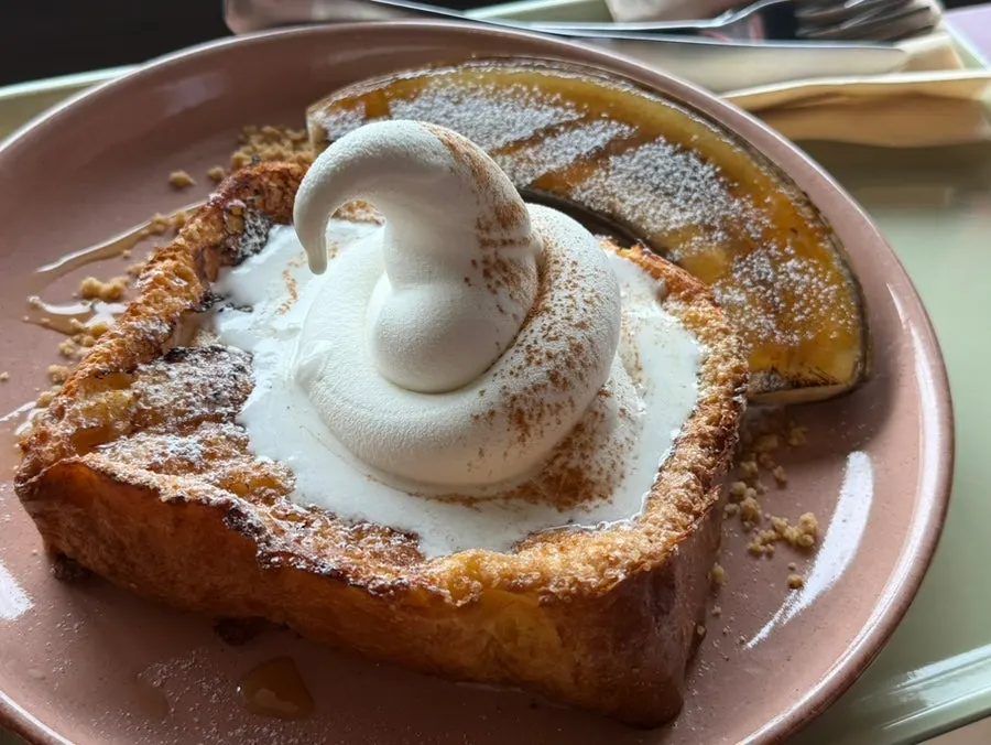 Cận cảnh đĩa French toast