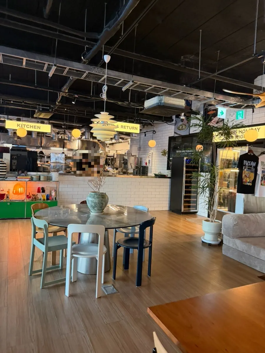 Photo from a visit to Working Holiday Minrak, a Gwangalli brunch café