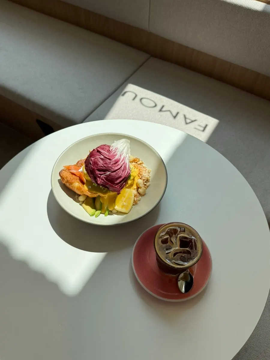 Interior atmosphere at Famous Benny Gwangalli Branch