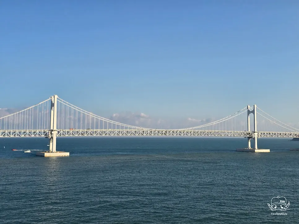 창밖으로 보이는 광안대교 오션뷰