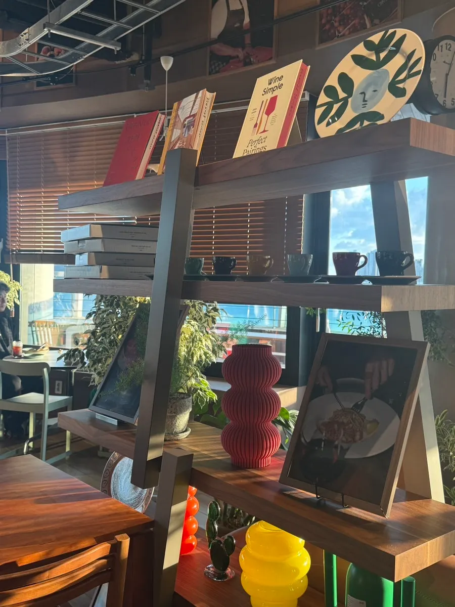 Decor piece in a corner of the café
