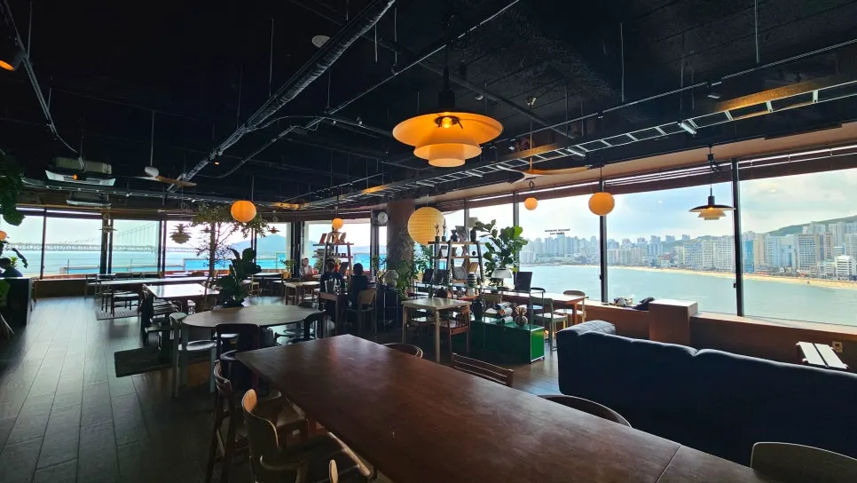 Interior view of Working Holiday Minrak café