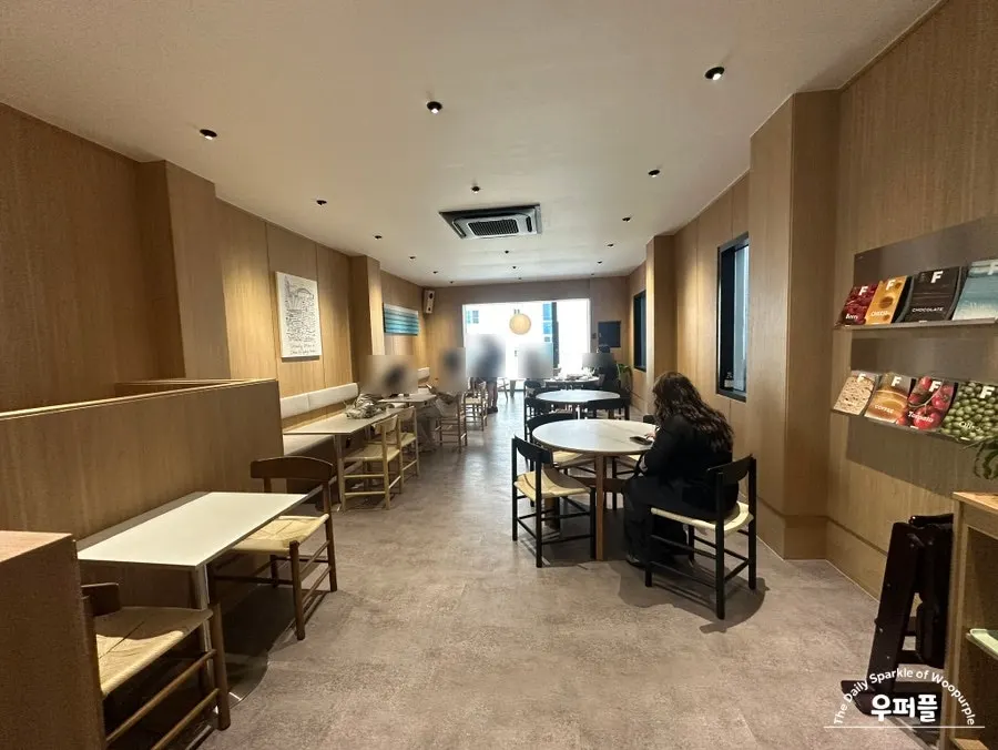 1st floor table seating at Famous Benny Gwangalli Branch