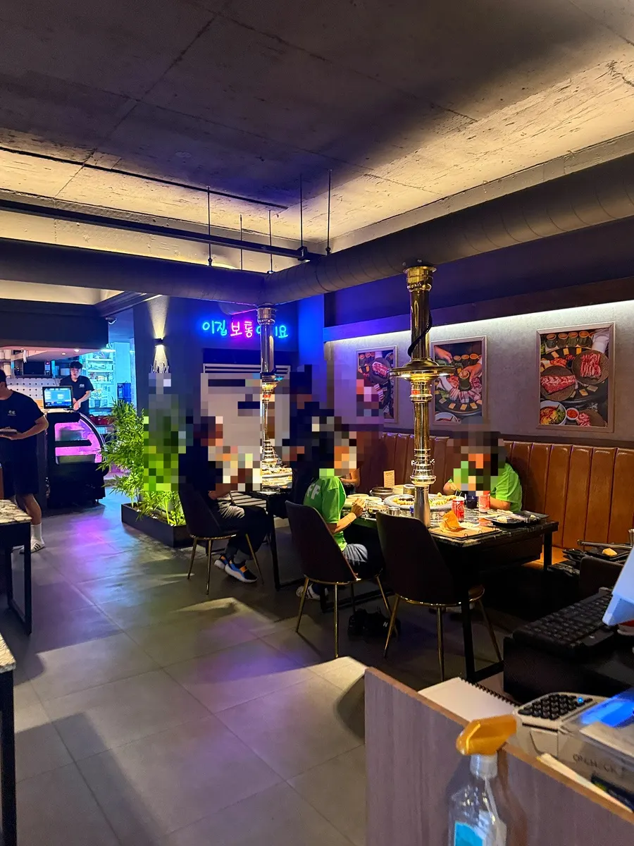 Tables inside Jukrim Sutbul Dwaeji Gui