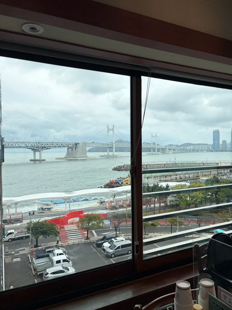 Gwangalli sea view seen from a window seat at Gwanganda Jjji
