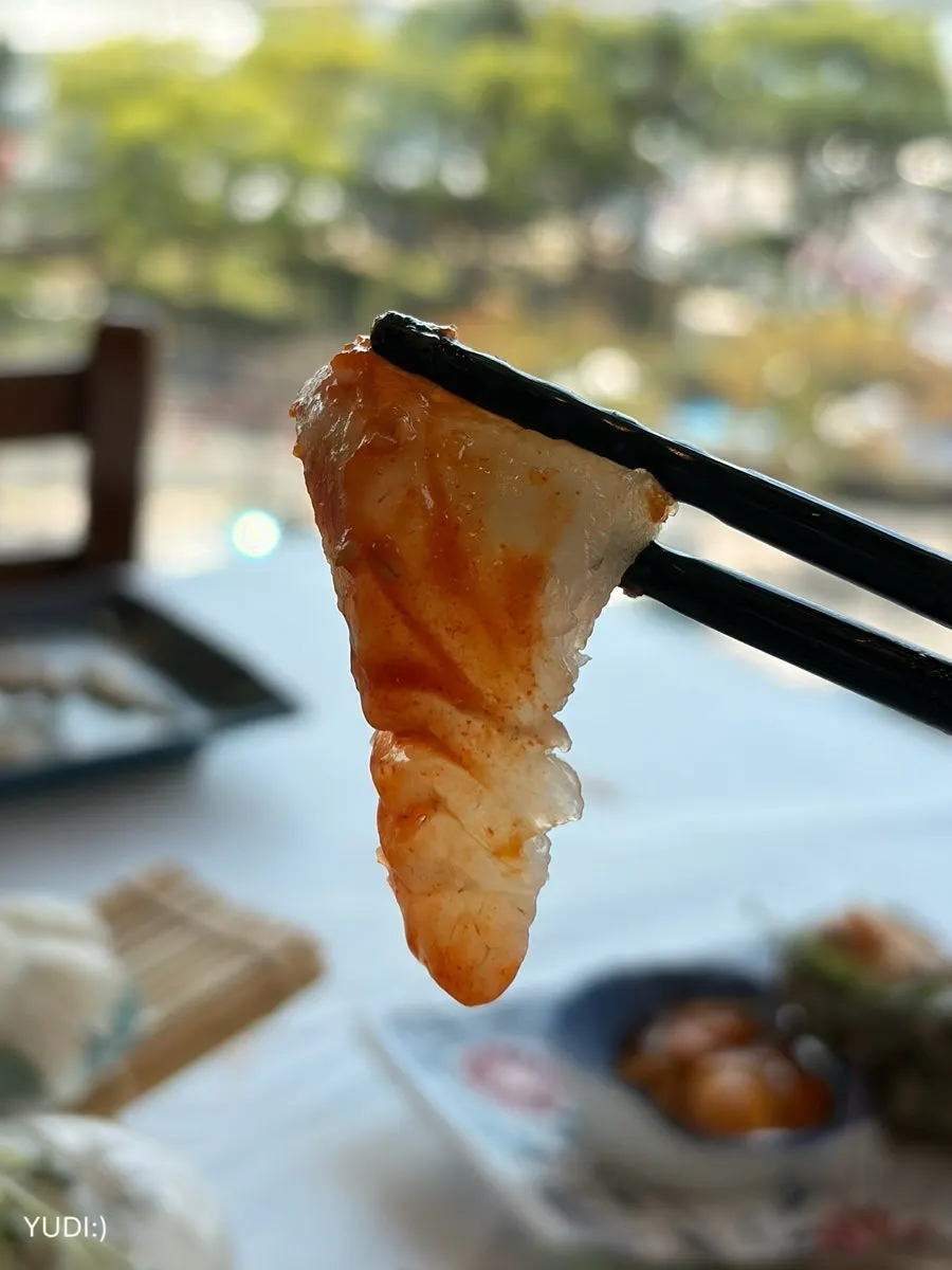Sashimi and side dishes at Gwanganda Jjji