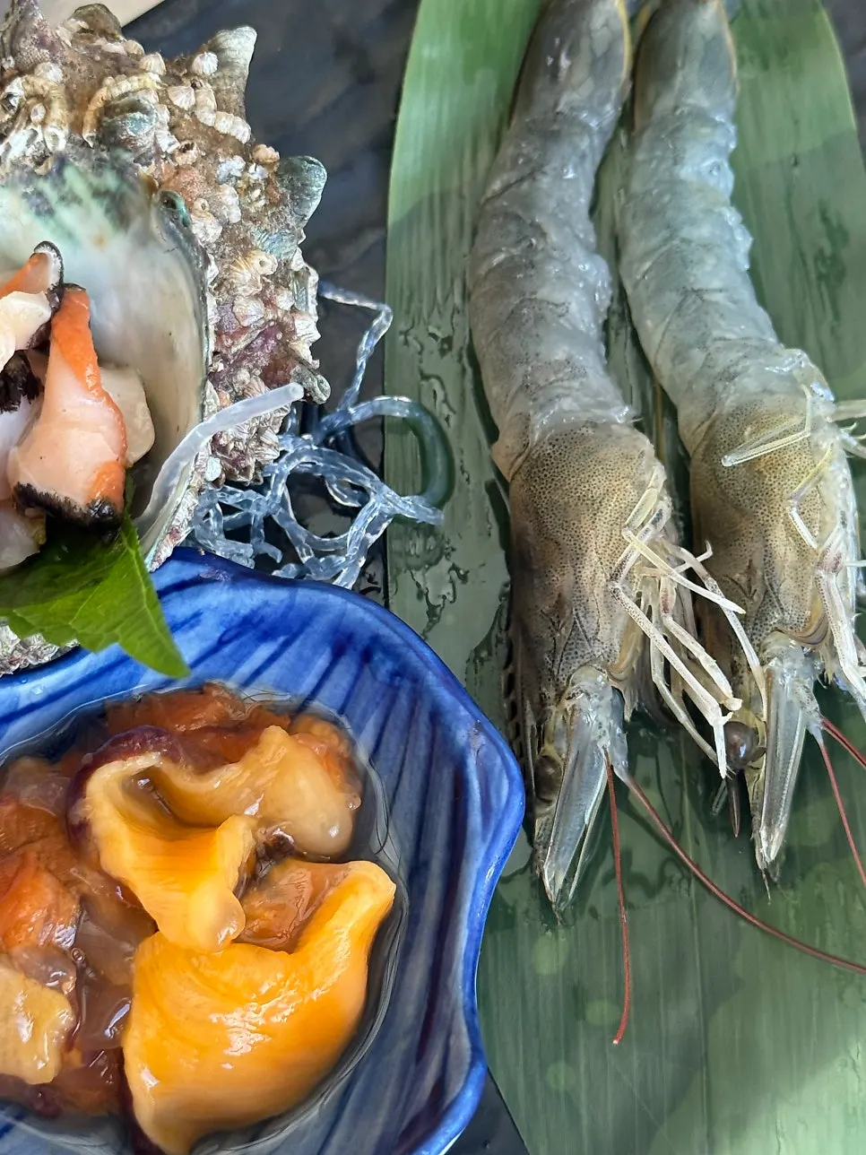 Plato de camarón crudo de Gwanganda Jjji