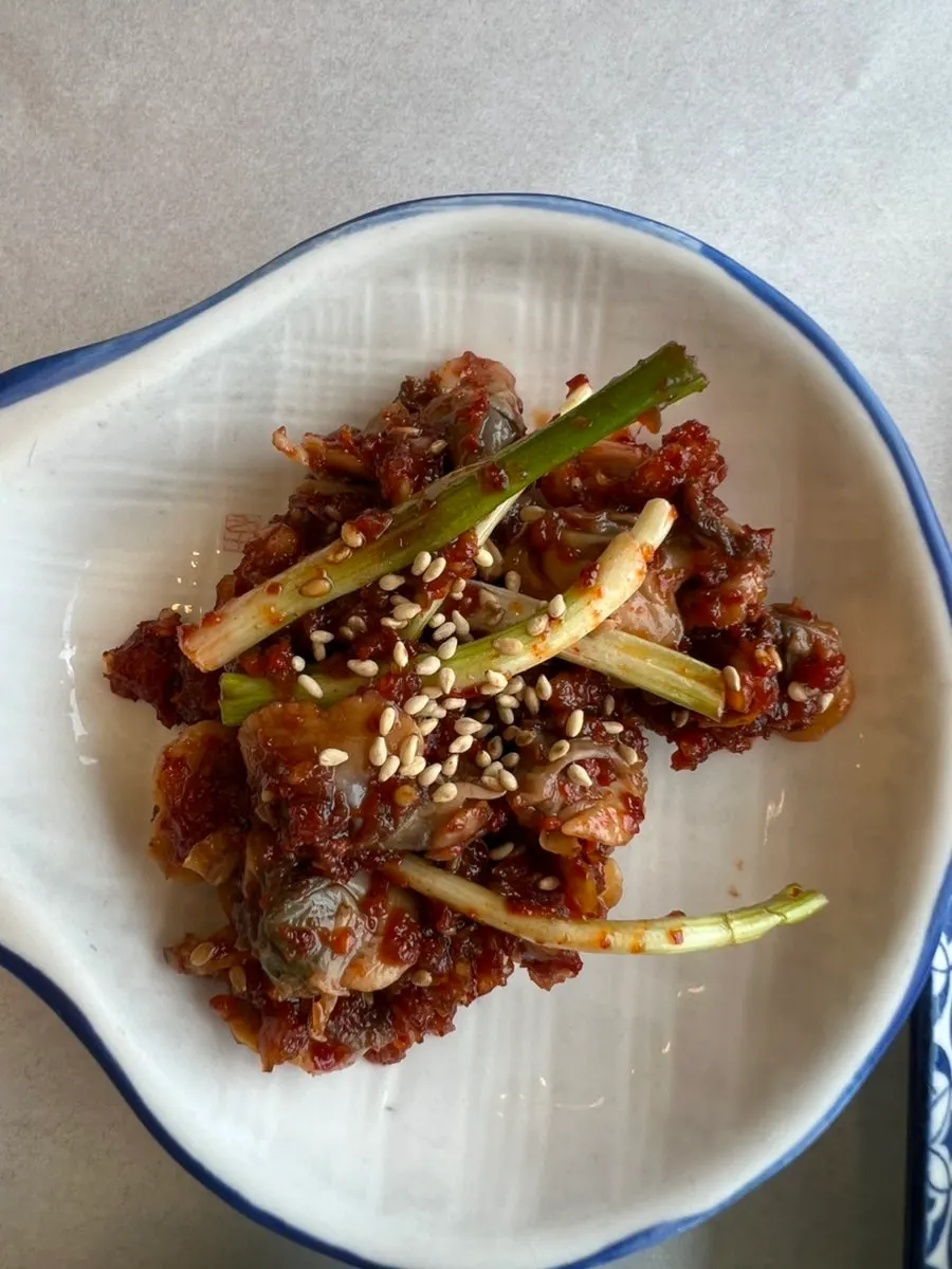 Pufferfish skin and hoe-muchim side dishes