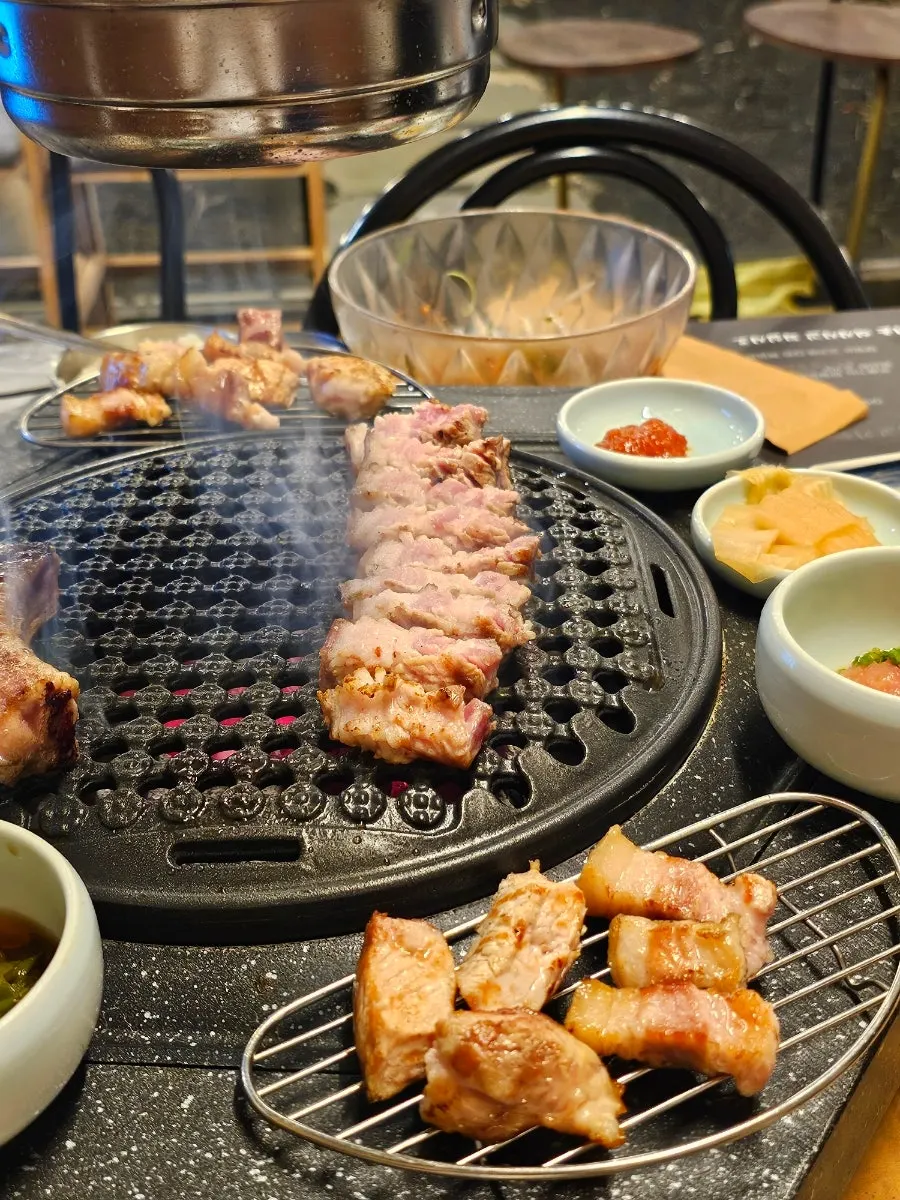 뚝배기에 끓는 된장찌개