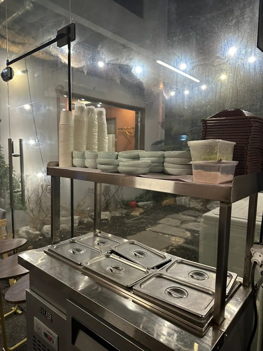 Tidy 1st-floor dining hall of Donbegi Gwang-an Branch