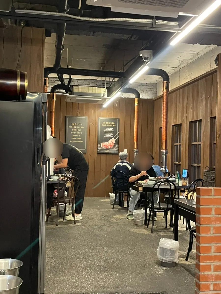 Interior seating area at Donbegi Gwang-an Branch