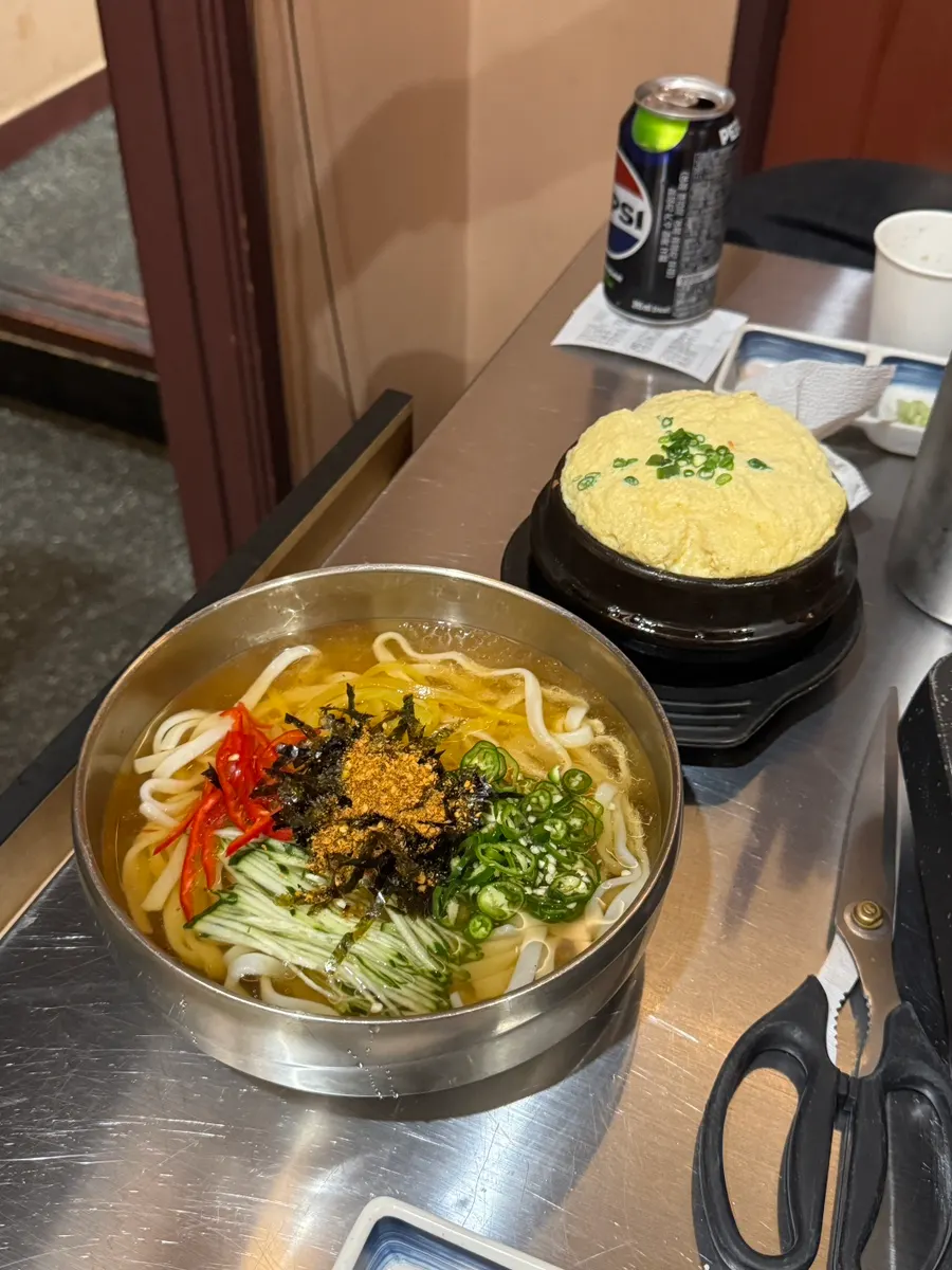 Donbegi's signature Geumsa-dong cold kimchi kalguksu