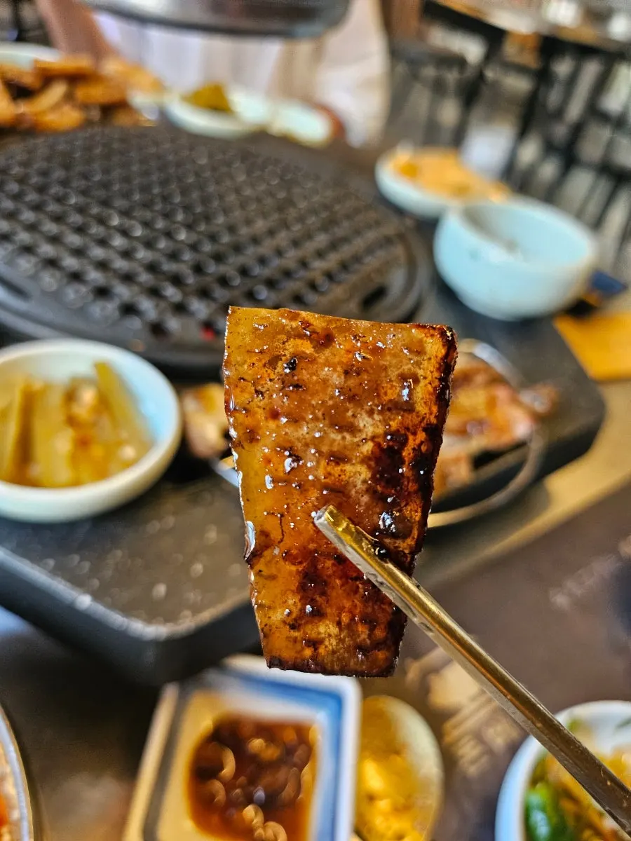 もちもちとした食感の蜂の巣豚皮