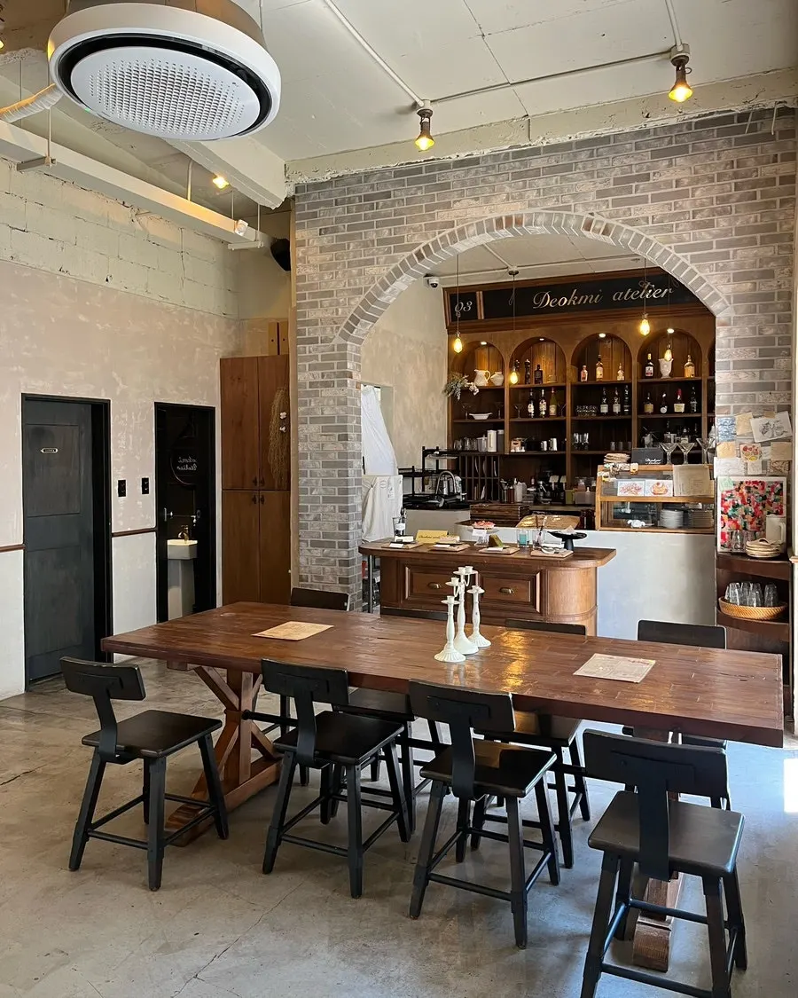 Exterior atmosphere of the house café in Gwangalli