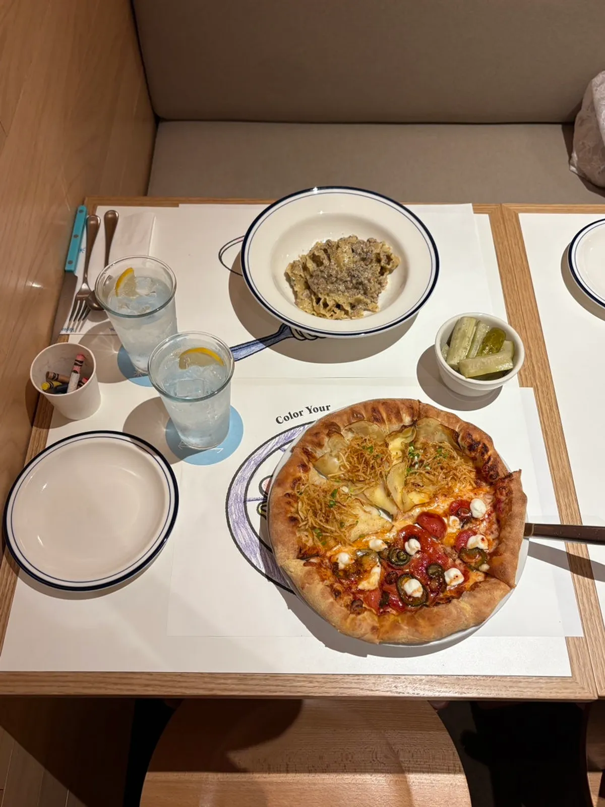 Half-and-half pizza and white ragu pasta