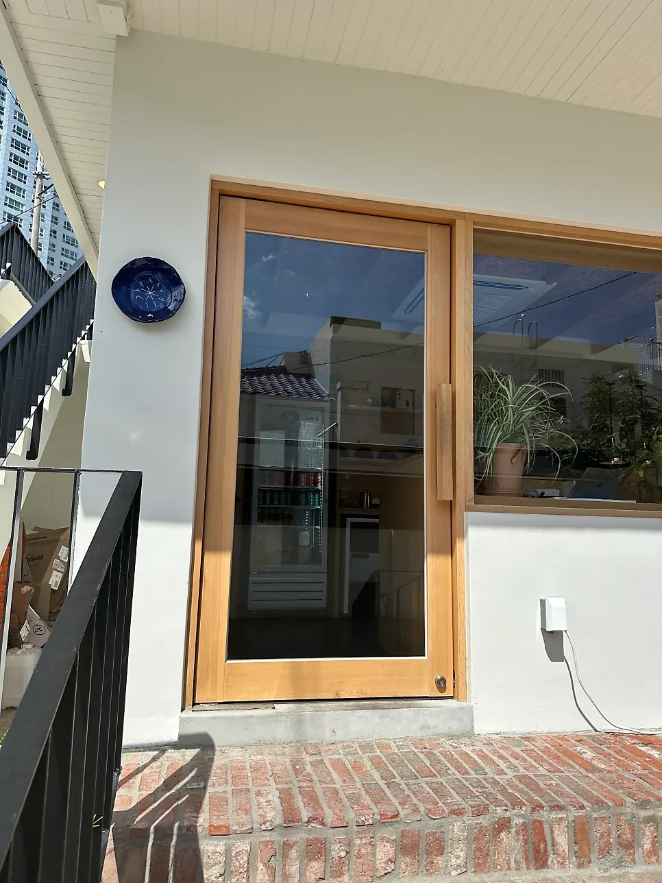 Extra Mile's exterior and signage