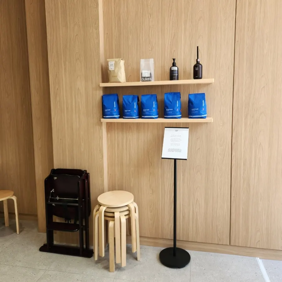 Silla para bebé disponible para comer en familia