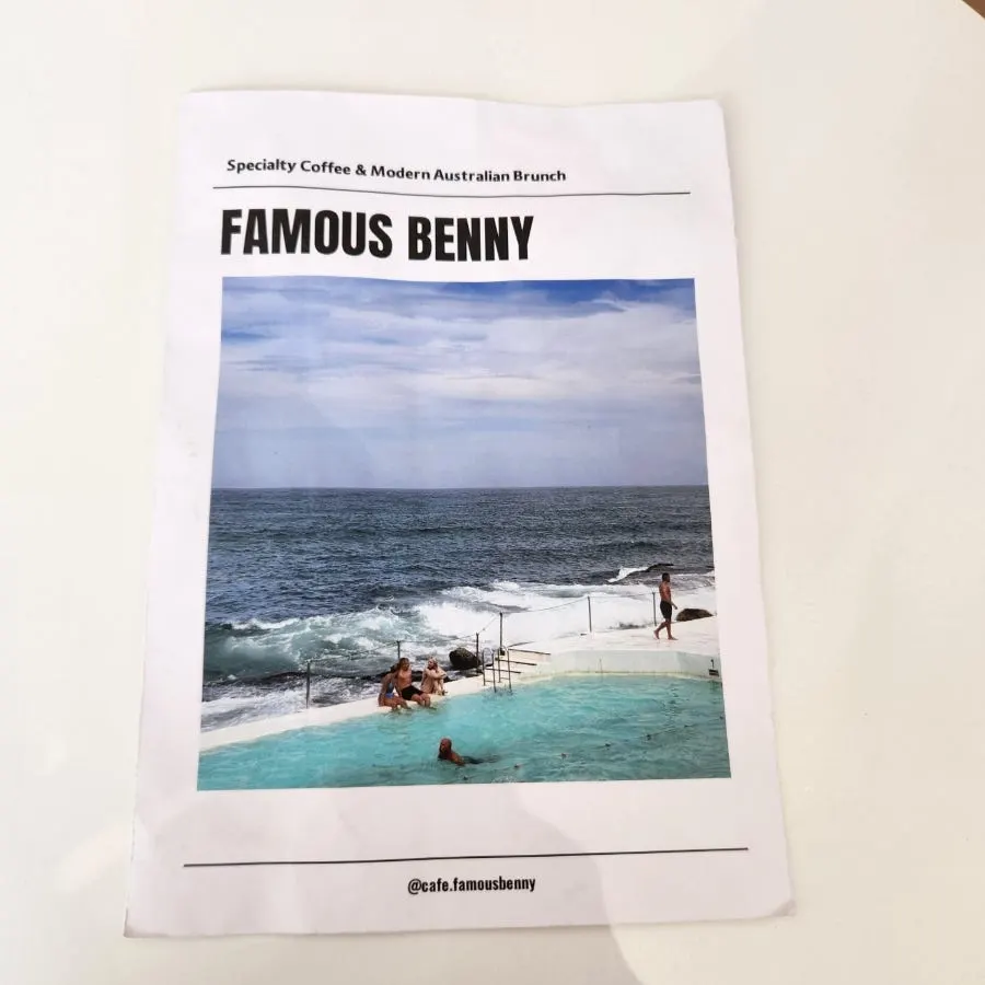 Carta de Famous Benny con un aire exótico