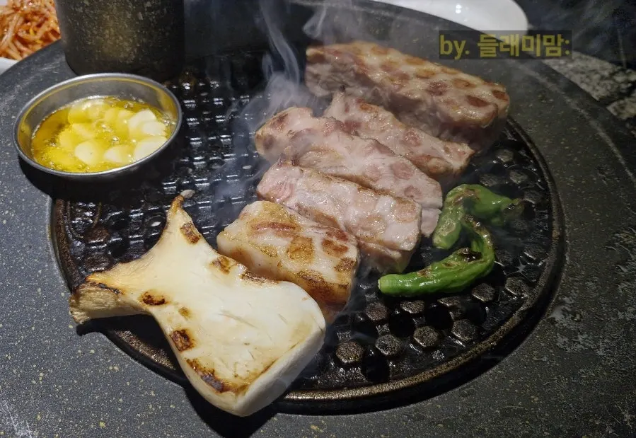 직원이 구워주는 삼겹살과 목살