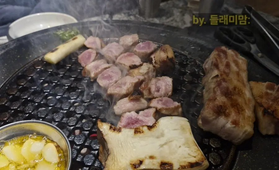 불판에서 먼저 구워지는 목살