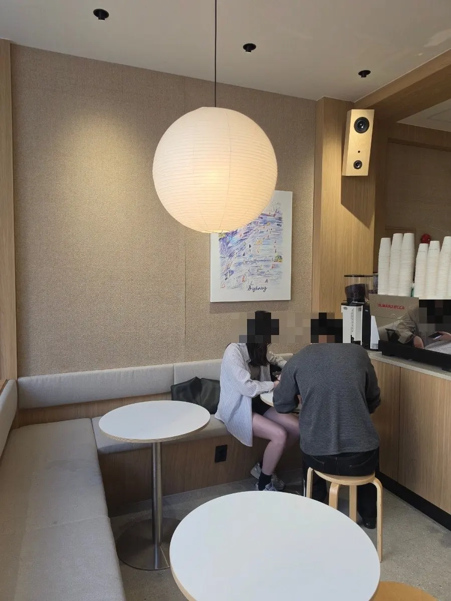 Café entrance split into 1st and 2nd floors