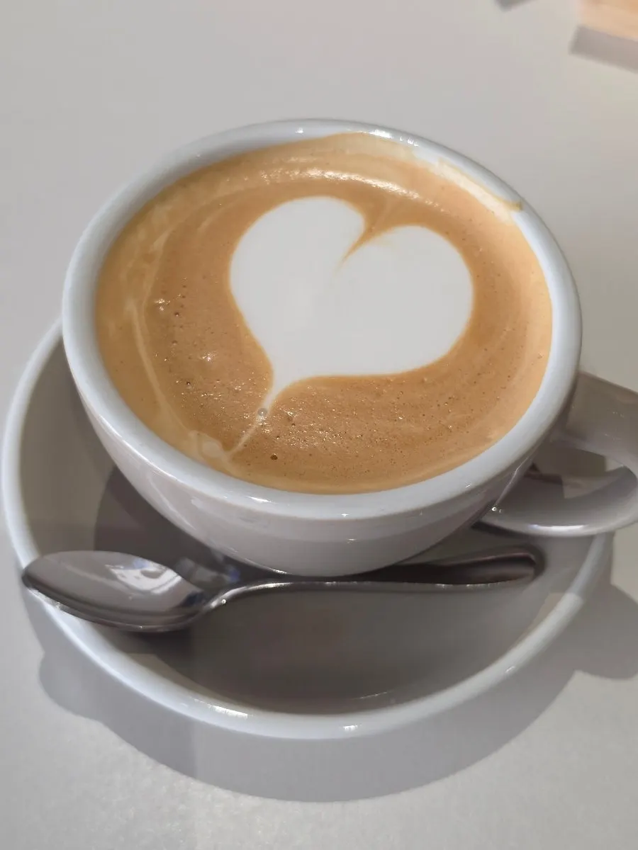 Close-up of the vanilla latte glass