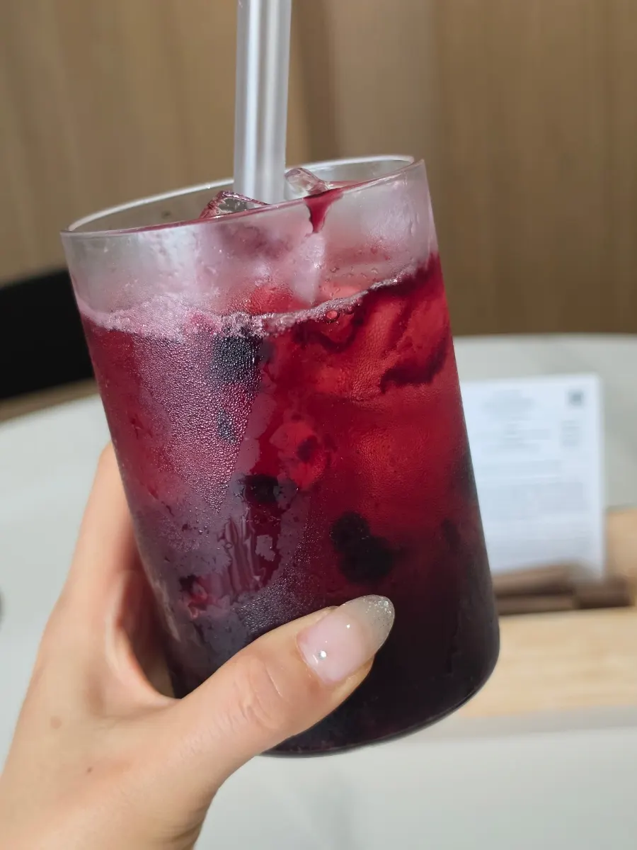 Burgundy-colored blueberry ade