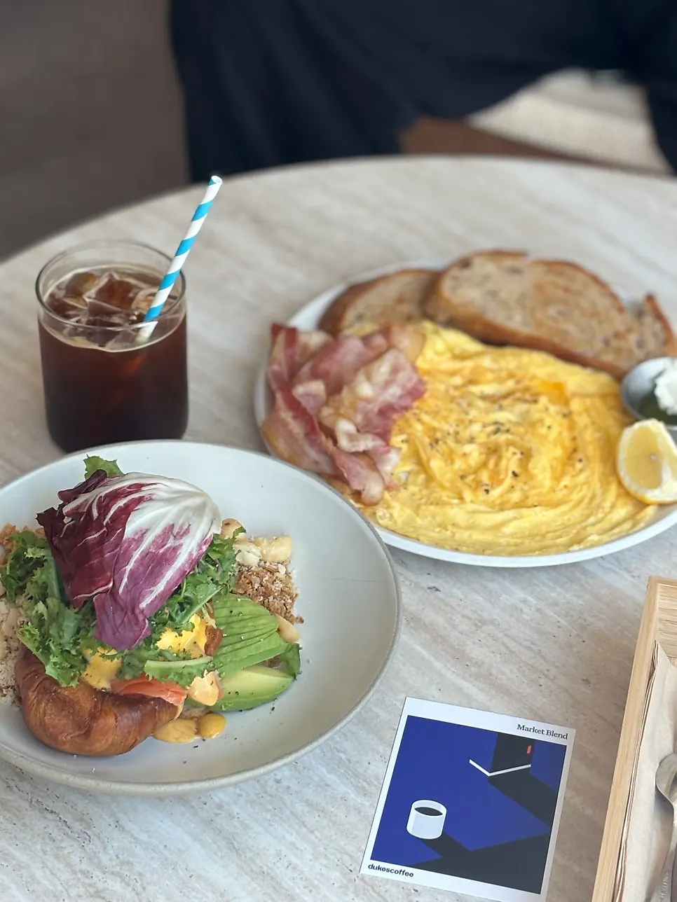광안리 민락동 골목의 페이머스 베니 외관
