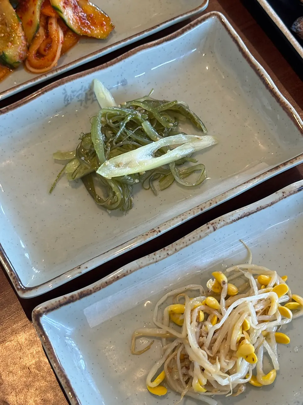 Ordered Yeonggwang gulbi and spicy marinated blue crab dishes