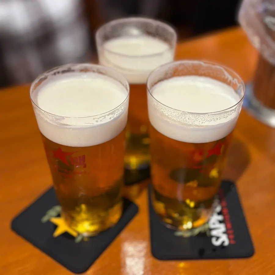 The draft beer pouring process