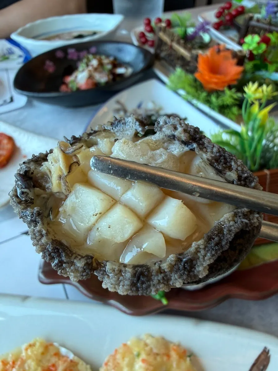 A pot of spicy maeuntang