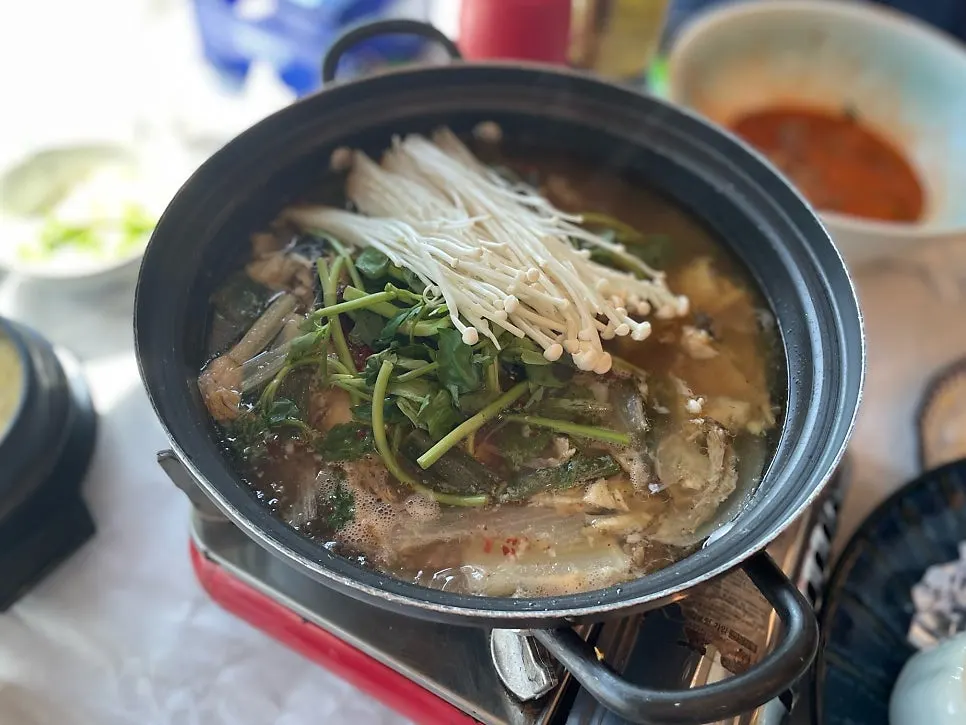 Egg rice piled high with fish roe at Geumrang Hoetjip