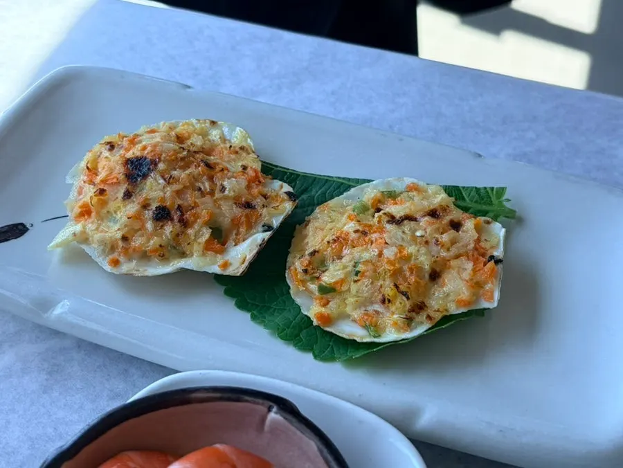 A side dish plate accompanying the Suyeon hansang