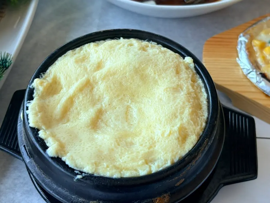 One of the side dishes from Geumrang Hoetjip's spread