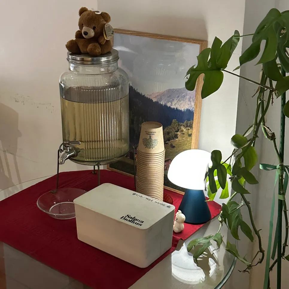 Interior with a projector-beam accent