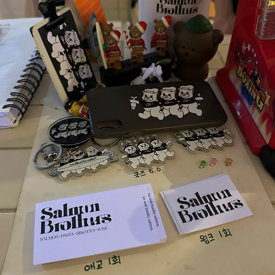 Bear-shaped ice and merchandise at the counter