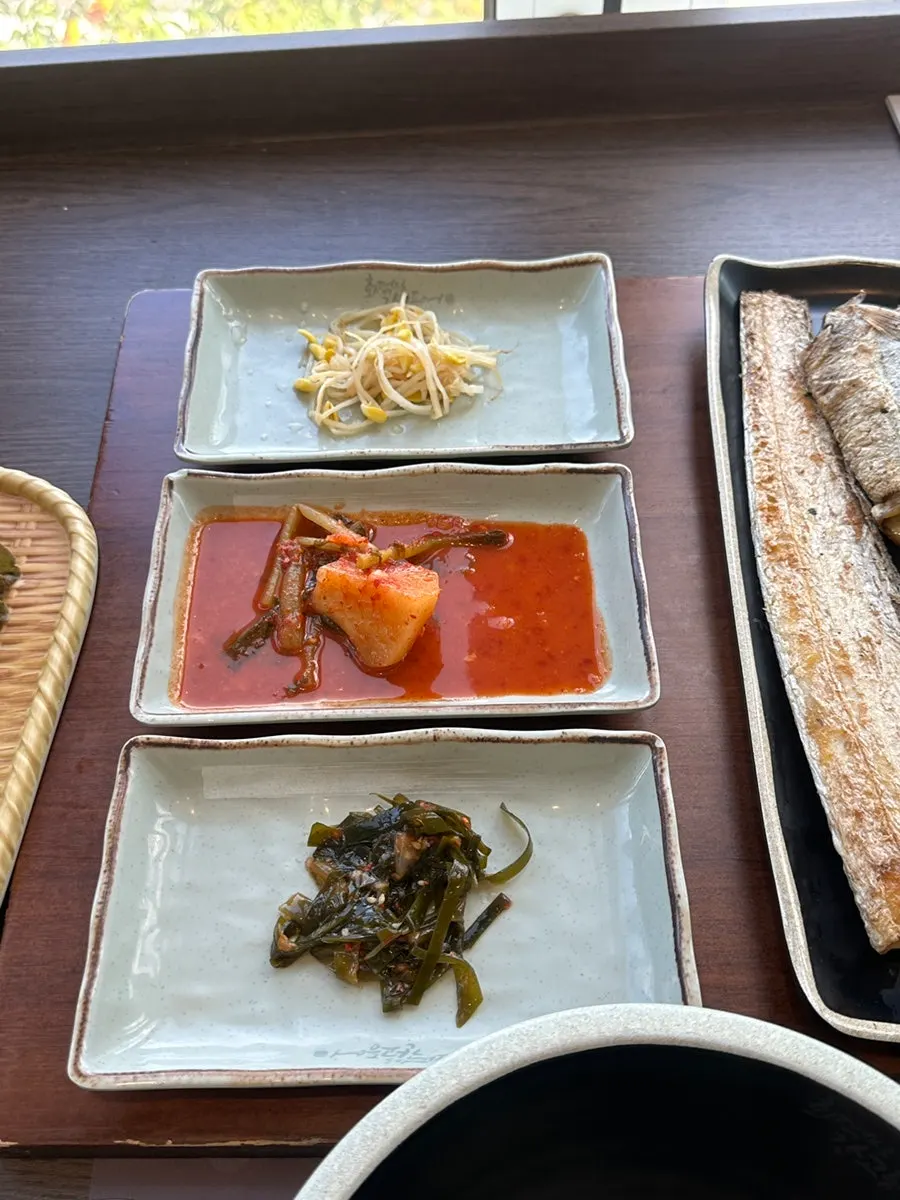 갈치 살을 올린 곤드레밥 한 숟갈