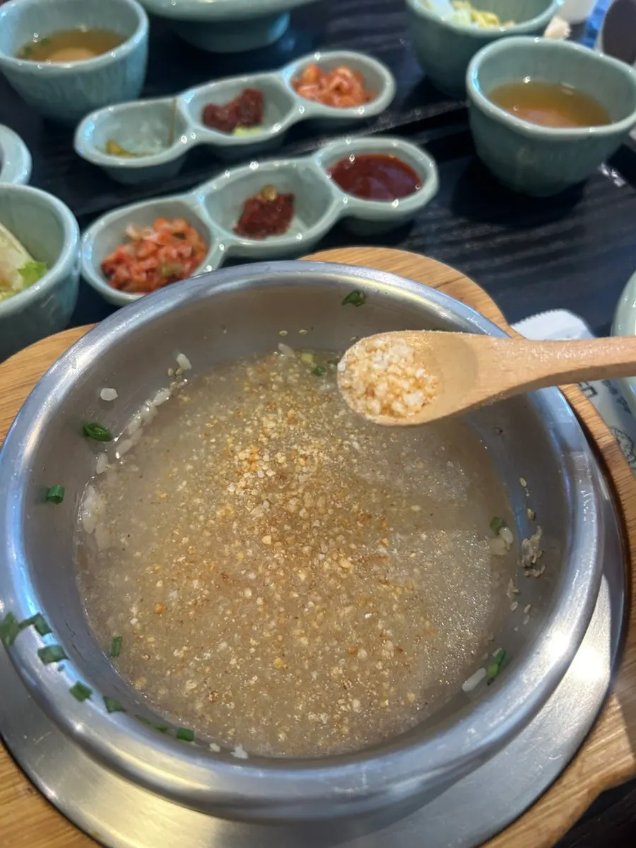 Scorched-rice powder for pot rice