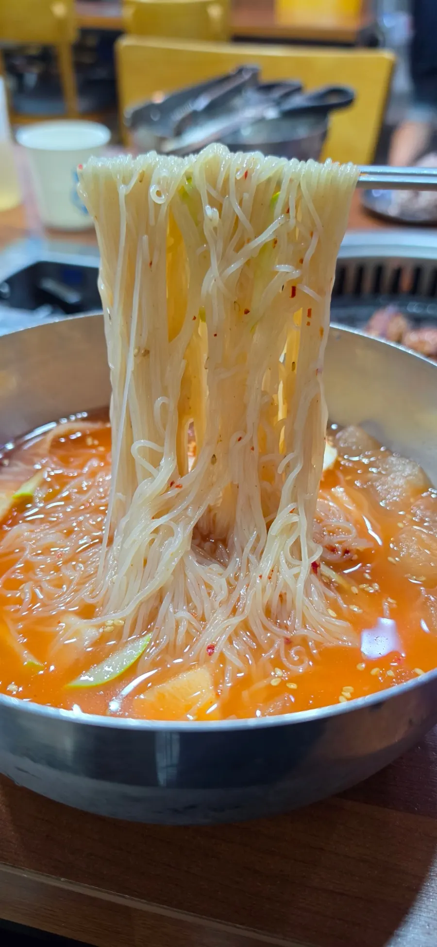 식사 마무리 무렵의 테이블 모습
