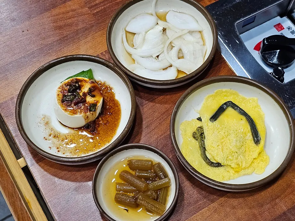 직접 만든 밑반찬 상차림