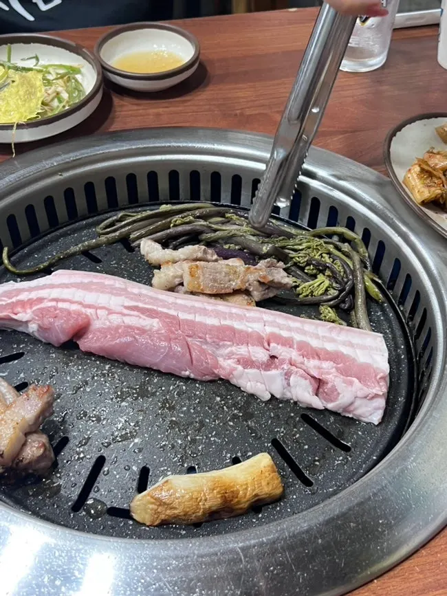 Thick grilled black pork belly