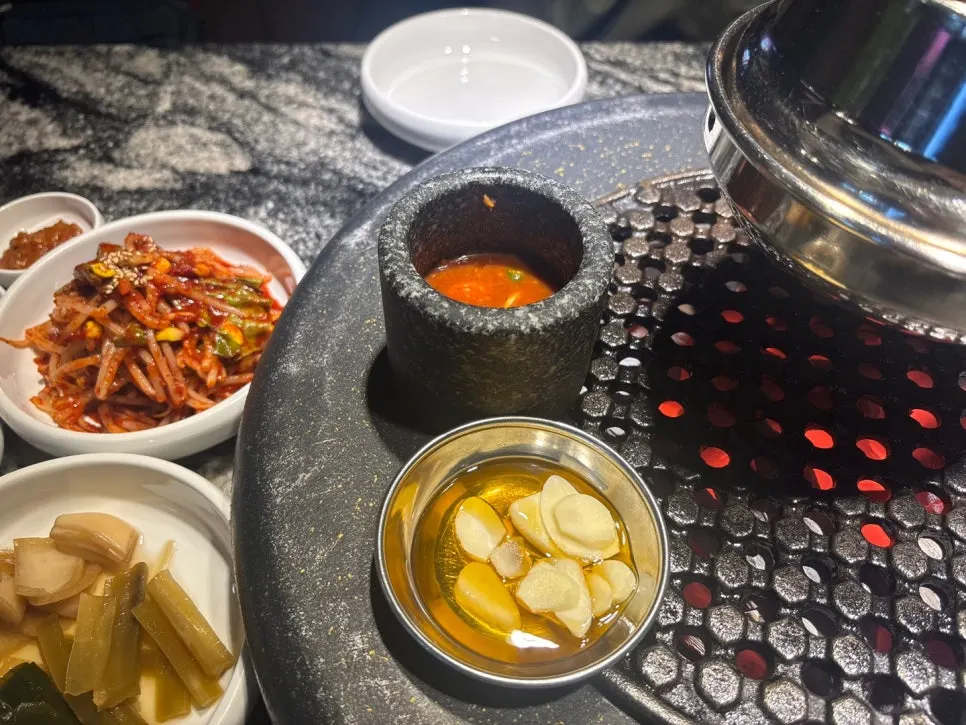 Basic side dish spread including melt jeot