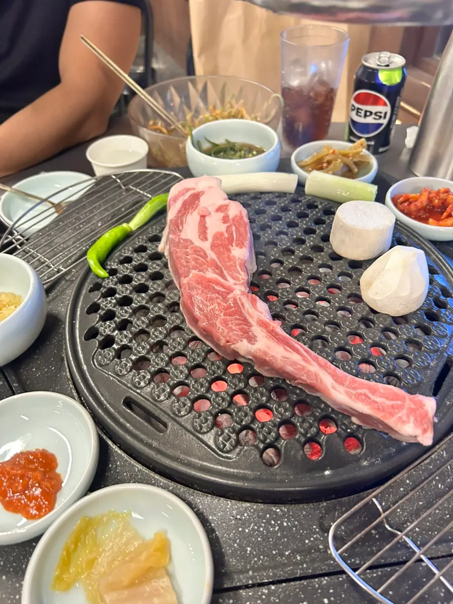 야채를 곁들인 600 모듬셋트