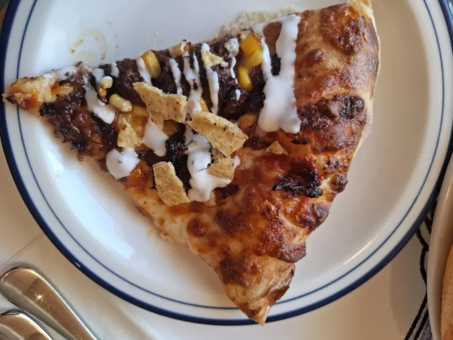 Half-and-half pizza chosen in two flavors