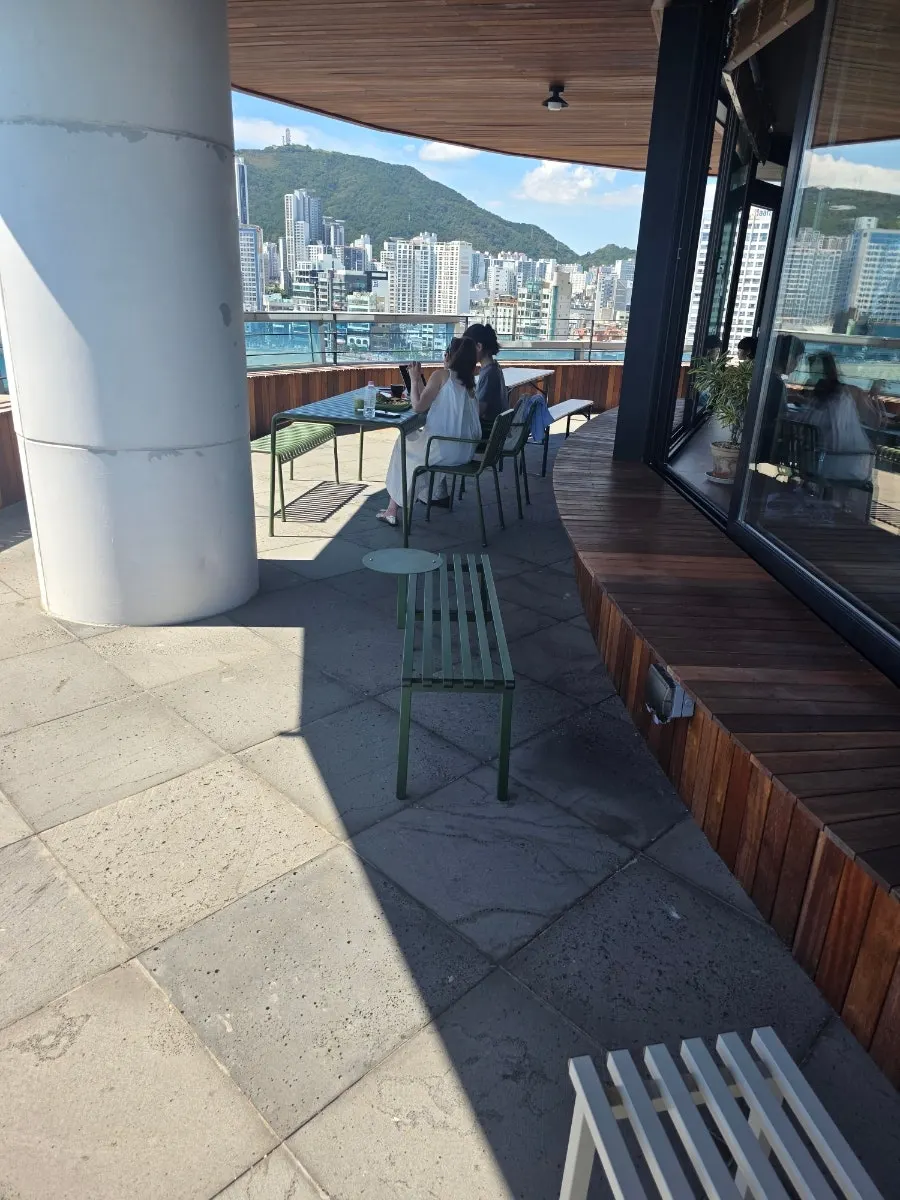 7th-floor terrace overlooking Gwangalli Beach