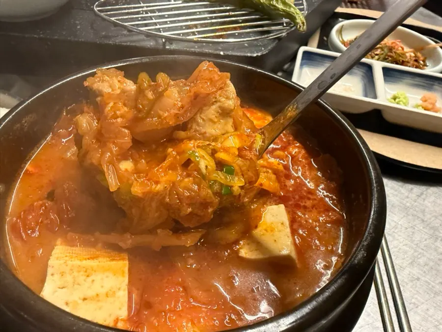 Kimchi stew with meat