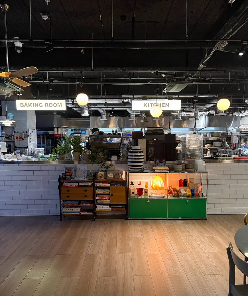 바다마루 7층 창밖으로 보이는 광안대교 오션뷰