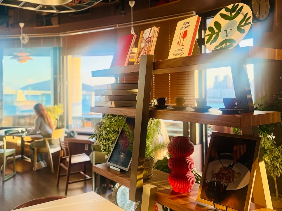 Interior decorated with small decor pieces