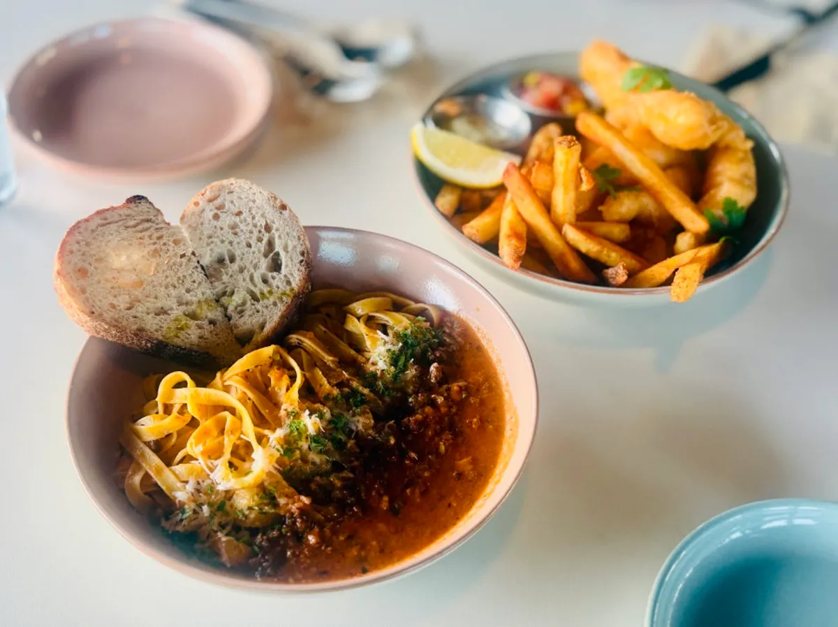 Meal set against the Gwangan Bridge sea view